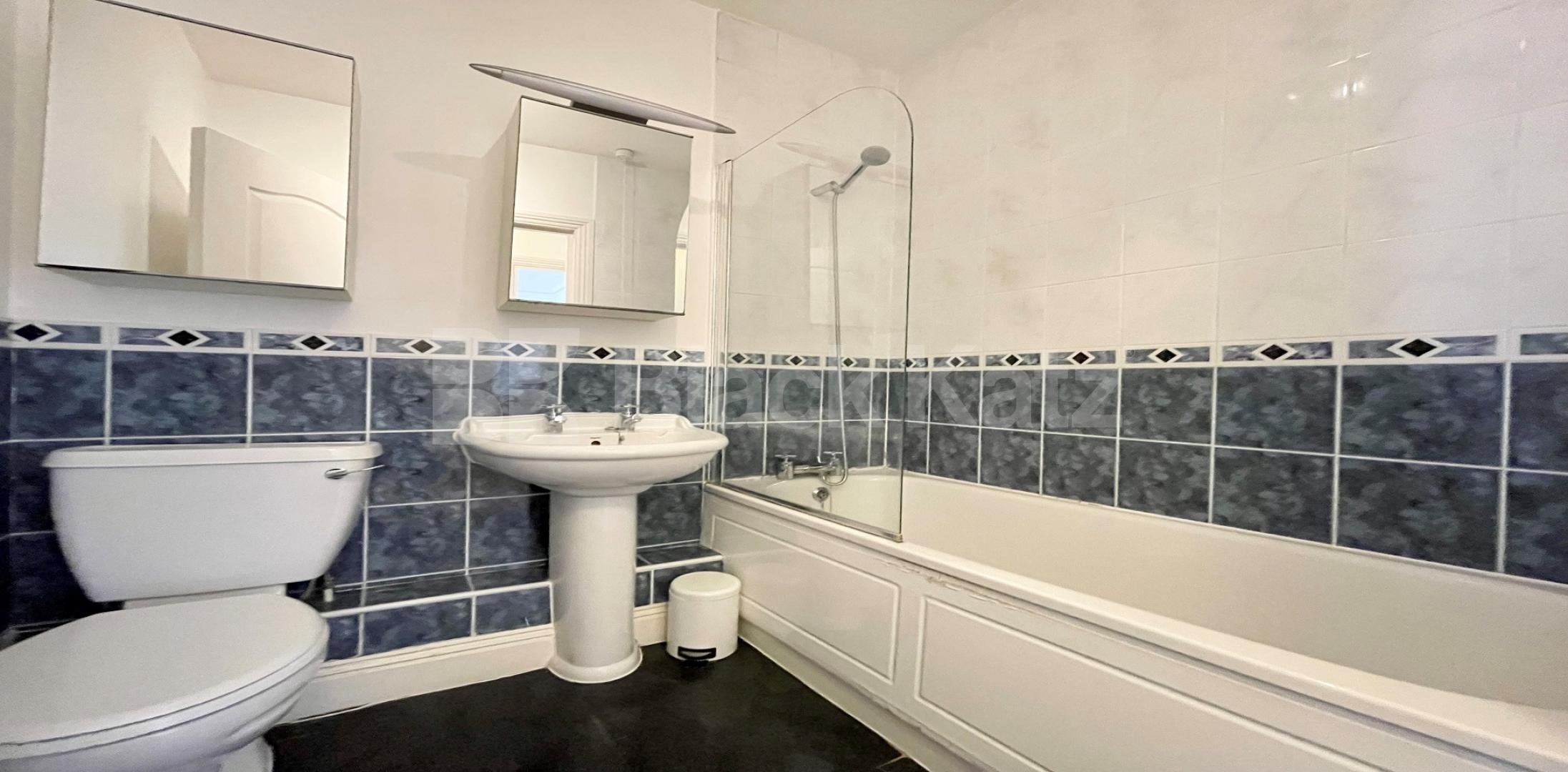 			LET , 3 Bedroom, 2 bath, 0 reception Apartment			 Leathermarket Court - Leathermarket Street, London Bridge